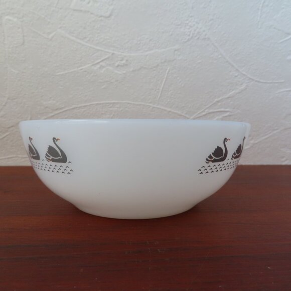 Set of 5 Vintage MCM Termocrisa Swan Pattern Bowls - Picture 5 of 9